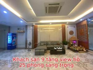 BÁN KHÁCH SẠN TRẦN DUY HƯNG 150M2, 9 TẦNG – MỚI TINH – THIẾT KẾ CHUẨN 3 SAO VIEW HỒ